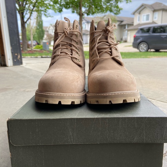 Timberland Boots - Picture 2 of 5
